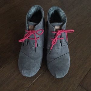 Toms suede wedge bootie